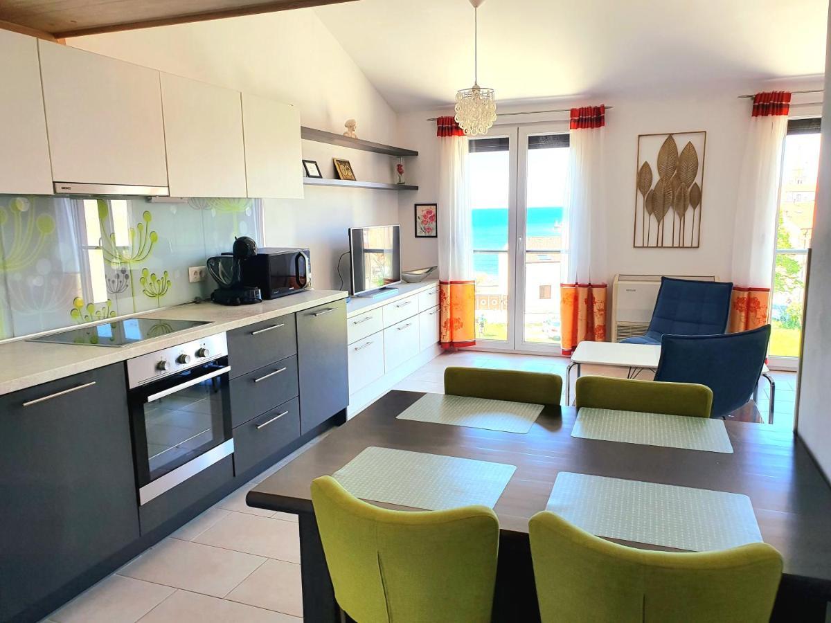 Apartment 21 *